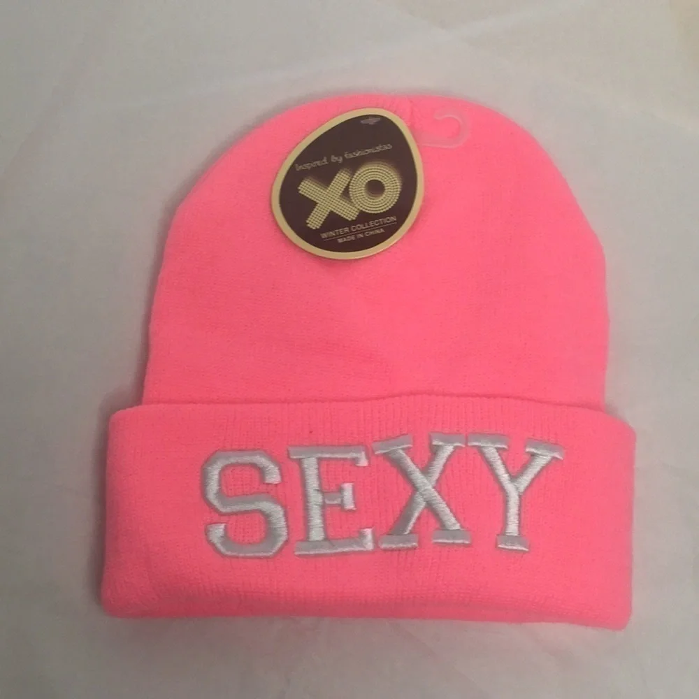 “ SEXY” Bernie Hat in bubble gum pink
